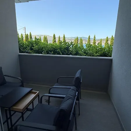 Seaesta Dino Okrug Gornji