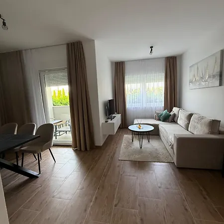 Apartment Seaesta Dino Okrug Gornji