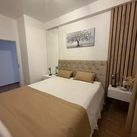 Apartment Seaesta Dino Okrug Gornji