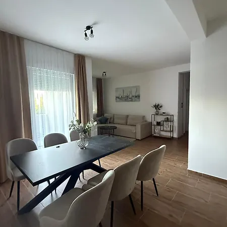 Seaesta Dino Apartment